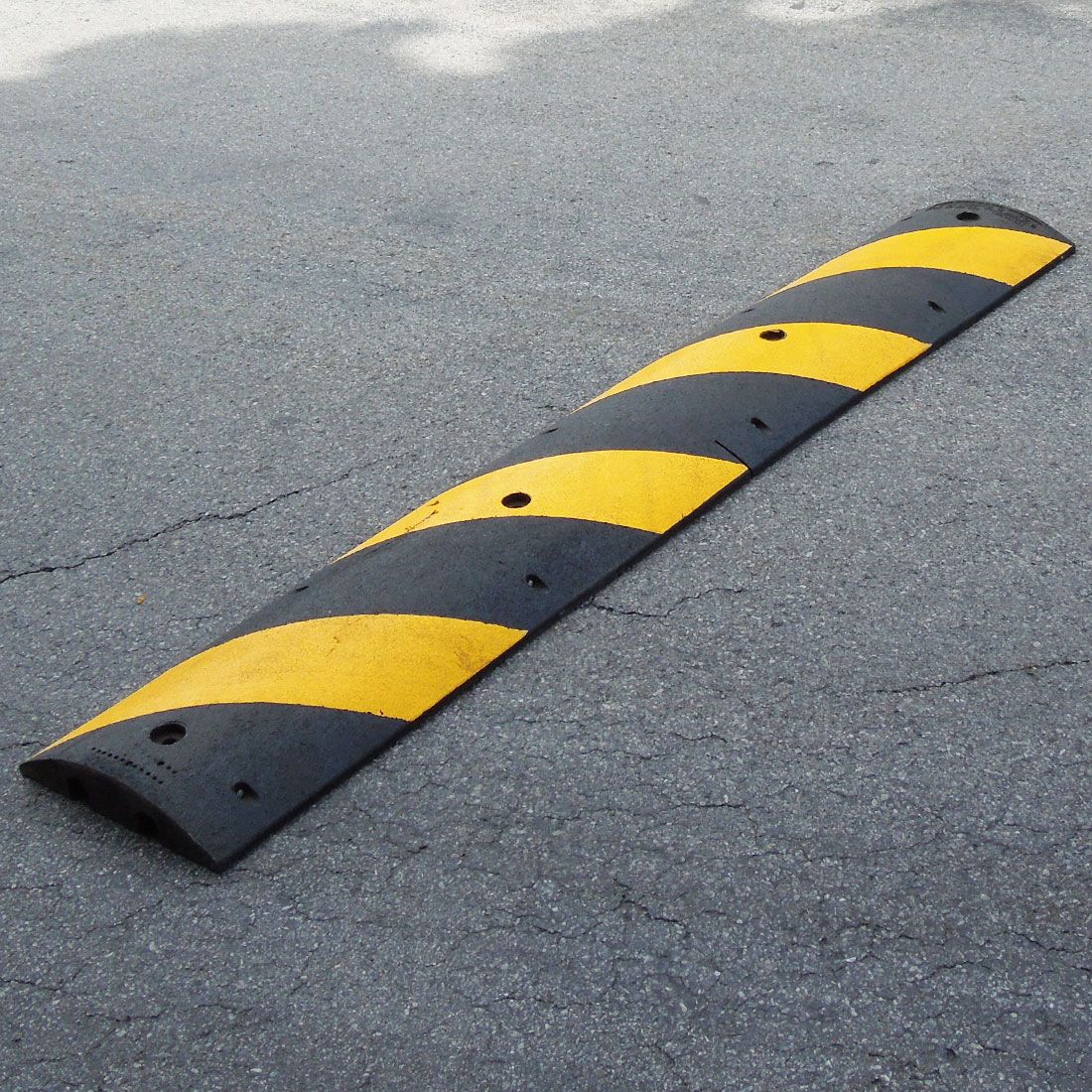 Speed Bump (Options: Easy Rider) 6' Length, Molded Rubber - Black w/  Yellow Striping - 26111